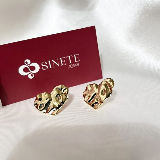 Brinco Martelado Coração Médio