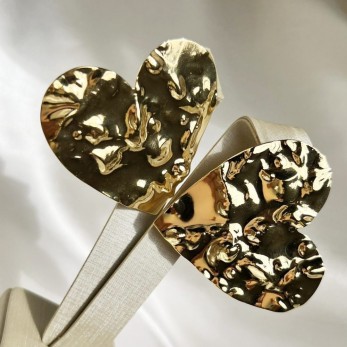 Brinco Martelado Coração Grande