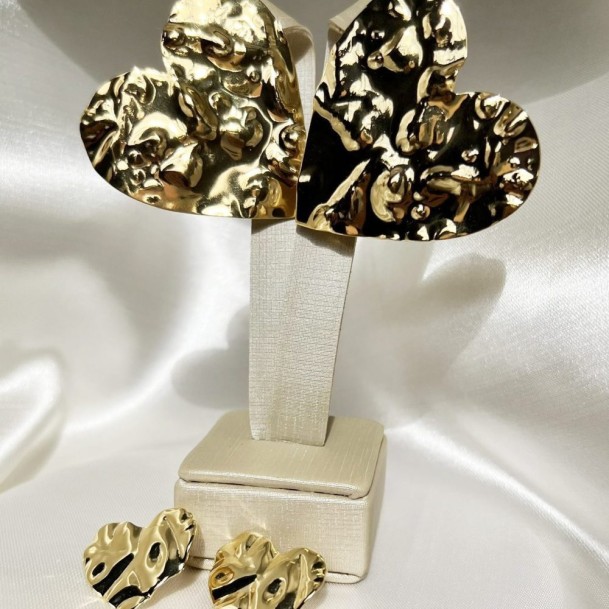 Brinco Martelado Coração Grande