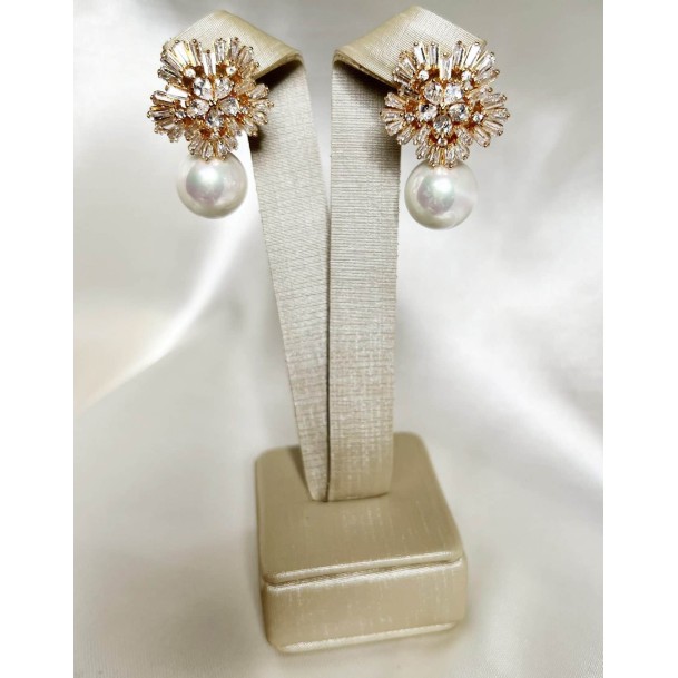 Brinco Flor Strass e Pérola