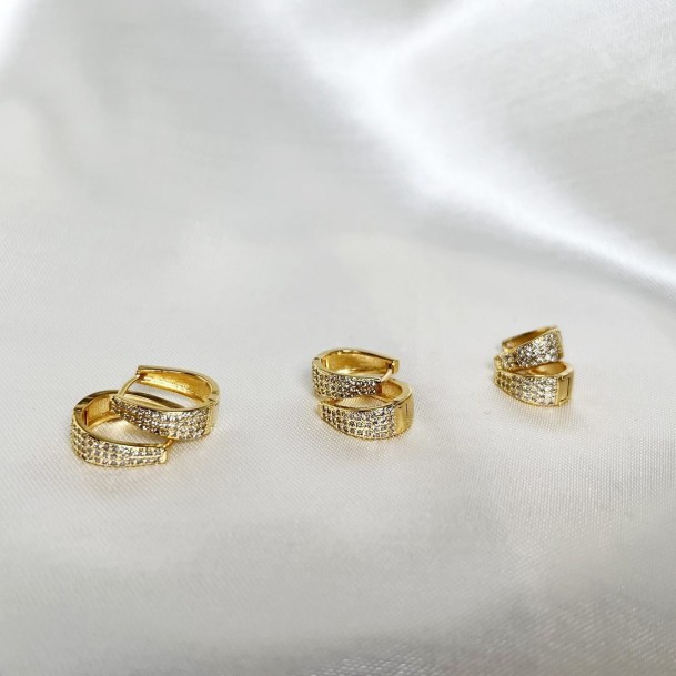 Brincos Trio de Argolas Oval Cravejado