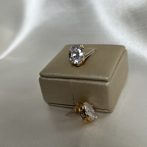 Brinco Ponto de Luz Zircônia Oval