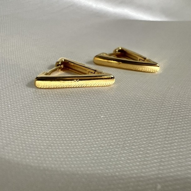 Brinco Triângulo Pequeno