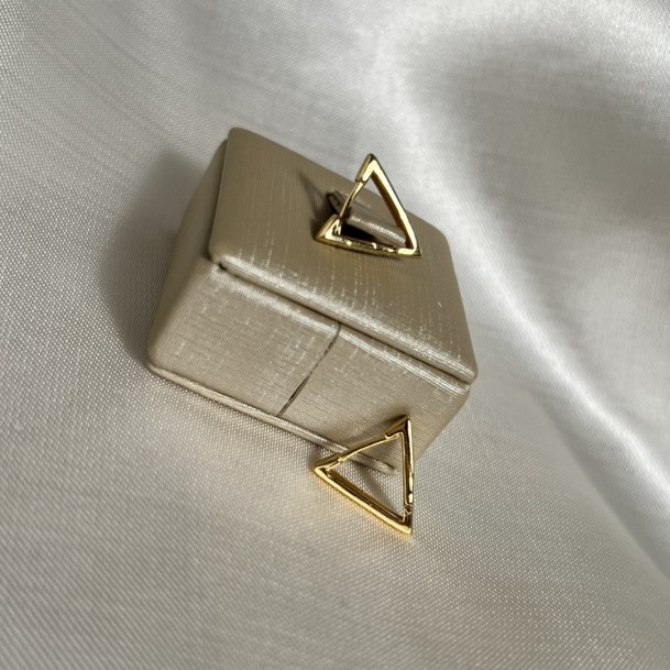 Brinco Triângulo Pequeno
