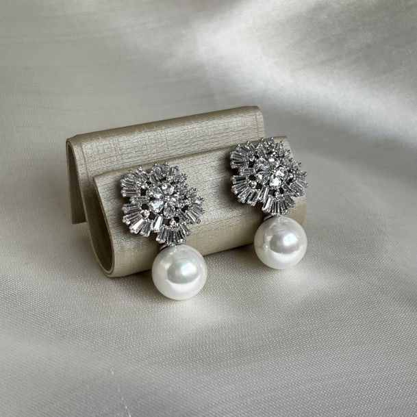 Brinco Noiva Flor Zircônia Com Pérola Prateado