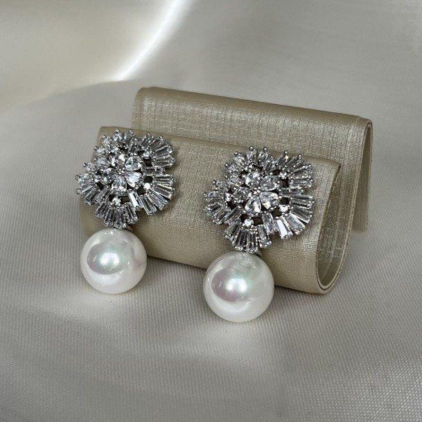 Brinco Noiva Flor Zircônia Com Pérola Prateado