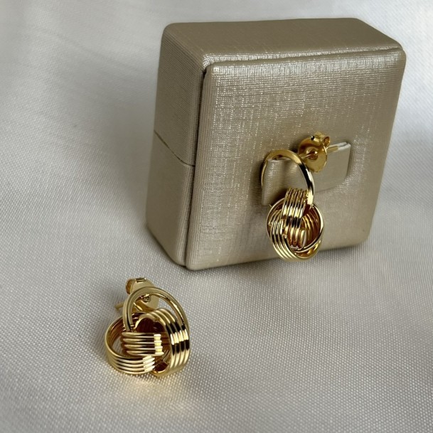 Brinco Redondo Com Arcos Entrelaçados Nó